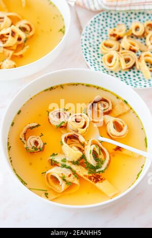 Zuppa di pancake tedesca Foto Stock