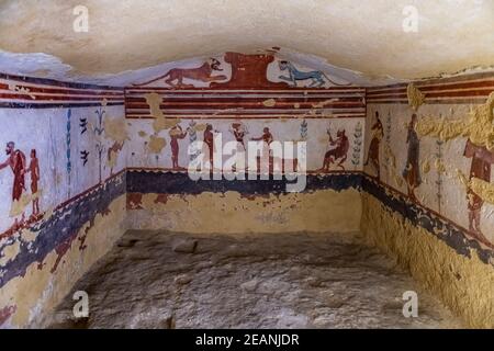Belle pitture murali nella Necropoli di Tarchuna, Patrimonio dell'Umanità dell'UNESCO, Tarquinia, Viterbo, Lazio, Italia, Europa Foto Stock