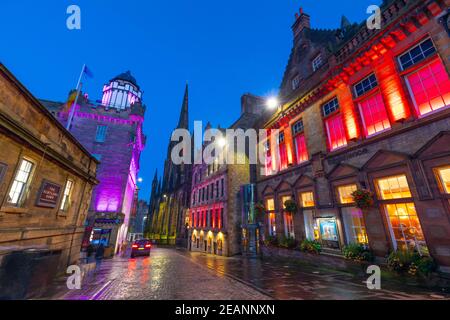 Castlehill al tramonto, The Royal Mile, Old Town, Edimburgo, Scozia, Regno Unito, Europa Foto Stock