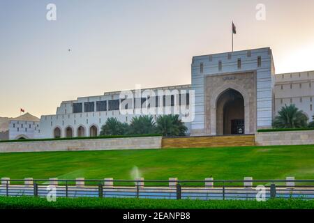 Vista sull'edificio del parlamento a Mascate, Oman. Foto Stock