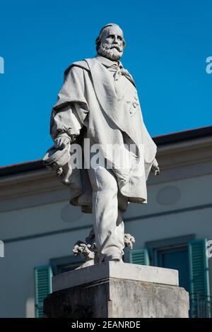 Italia, Lombardia, Crema, Piazza Giuseppe Garibaldi, Monumento di Francesco Barzaghi datato 1885 Foto Stock