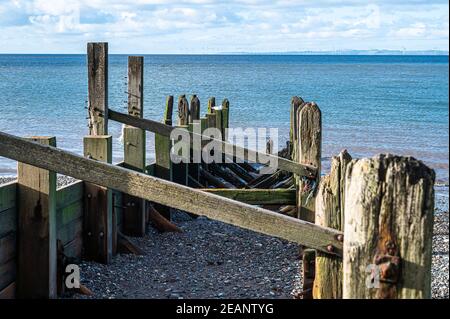 Vista dalla spiaggia verso la Scozia Foto Stock