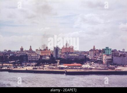 Cuba 1979, vista dello skyline dell'Avana dal mare 2 Foto Stock