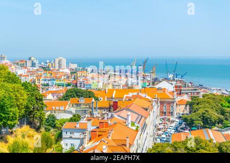 Vista aerea di lisbona con il ponte vasco da Gama. Foto Stock