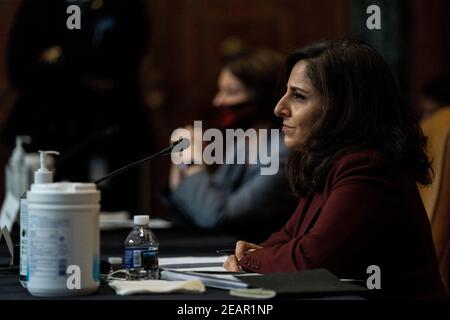 Neera Tanden, presidente nominato Joe Bidens per il direttore dell'Ufficio di Gestione e bilancio (OMB), interviene in un'audizione con il Comitato del Senato sul bilancio di Capitol Hill a Washington il 10 febbraio 2021. Foto di Anna Moneymaker/Pool/ABACAPRESS.COM Foto Stock