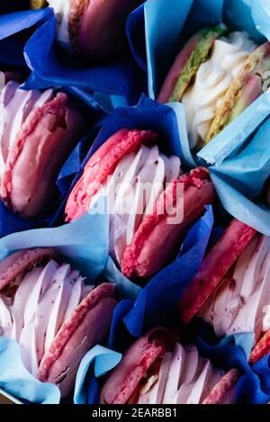 muffin con frutti di bosco e crema al burro Foto Stock