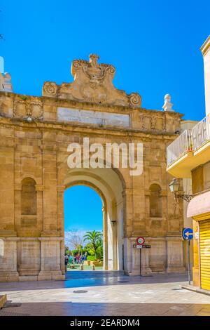 Porta nuova nella città siciliana di Marsala, Italia Foto Stock