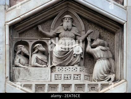 Re Foroneo come personificazione dell'inizio della legge facendo dalla bottega di Andrea Pisano, rilievo su Giotto Campanile di Cattedrale di Santa Maria del Fiore, Firenze, Italia Foto Stock