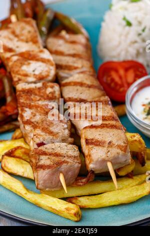 spiedini di souvlaki greci Foto Stock