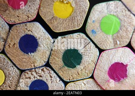 Matite multicolore sfondo closeup vista macro inferiore. Foto Stock