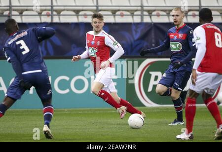 Thomas Foket di Reims durante la Coppa di Francia, round di 64 partita di calcio tra Stade de Reims e Valenciennes FC il 9 febbraio / LM Foto Stock