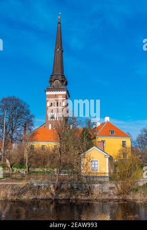 Cattedrale di Vasteras vista dietro il fiume Svartan, Svezia Foto Stock