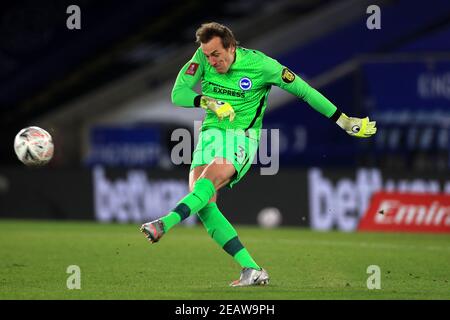 Brighton e il portiere di Hove Albion Christian Walton durante la quinta partita degli Emirates fa Cup al King Power Stadium di Leicester. Data immagine: Mercoledì 10 febbraio 2021. Foto Stock