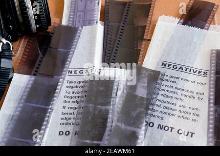 Strisce di negativi su pellicola da 35 mm. Foto Stock