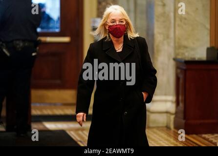 Il senatore degli Stati Uniti Patty Murray (D-WA) arriva prima dell'inizio degli argomenti di apertura nel processo di impeachment dell'ex presidente degli Stati Uniti Donald Trump, con l'accusa di incitare l'attacco mortale al Campidoglio degli Stati Uniti, su Capitol Hill a Washington, Stati Uniti, 10 febbraio 2021.Credit: Joshua Roberts/Pool via CNP /MediaPunch Foto Stock