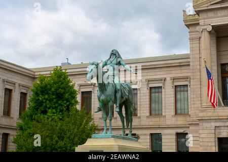 Museo delle Belle Arti e appello alla statua del Grande Spirito al 465 di Huntington Avenue, Boston, Massachusetts ma, USA. Foto Stock