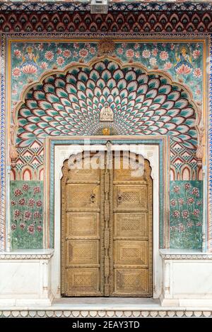 Il Lotus (o l'estate) Porta nel Palazzo della Città di Jaipur in Rajasthan India Foto Stock