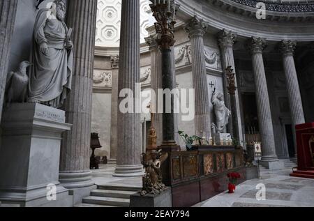 Napoli - Scorcio dell'altare della Basilica di San Francesco da Paola Foto Stock