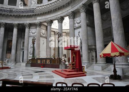 Napoli – Scorcio interno della Basilica di San Francesco da Paola Foto Stock