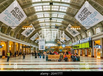 STOCCOLMA, SVEZIA, 22 APRILE 2019: Interno della stazione ferroviaria centrale di Stoccolma, Svezia Foto Stock