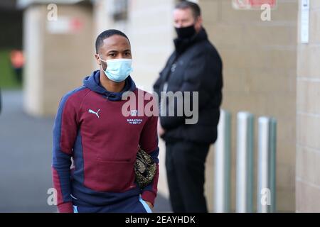 Swansea, Regno Unito. 10 Feb 2021. Raheem Sterling di Manchester City arriva allo stadio Liberty.The Emirates fa Cup, 5° round match, Swansea City contro Manchester City al Liberty Stadium di Swansea, Galles del Sud mercoledì 10 febbraio 2021. Questa immagine può essere utilizzata solo per scopi editoriali. Solo per uso editoriale, è richiesta una licenza per uso commerciale. Nessun utilizzo nelle scommesse, nei giochi o nelle pubblicazioni di un singolo club/campionato/giocatore. pic di Andrew Orchard/Andrew Orchard sports photography/Alamy Live news Credit: Andrew Orchard sports photography/Alamy Live News Foto Stock