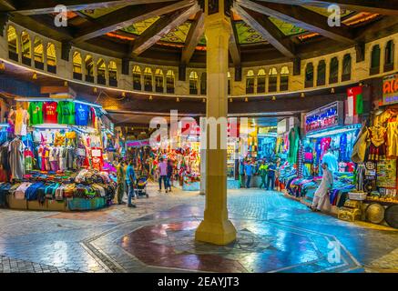 MASCATE, OMAN, 1 NOVEMBRE 2016: Vista del suq Muttrah a Mascate, Oman. Foto Stock