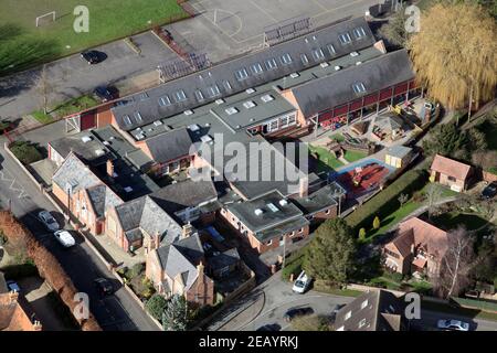 Vista aerea della scuola elementare Benson Church of England, vicino a Wallingford, Oxfordshire Foto Stock