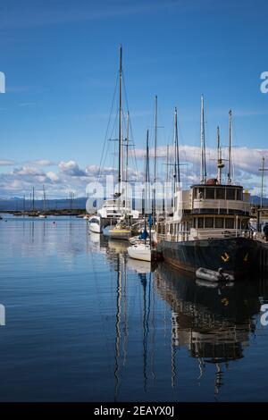 Barche nel porto di Ushuaia, Argentina Foto Stock