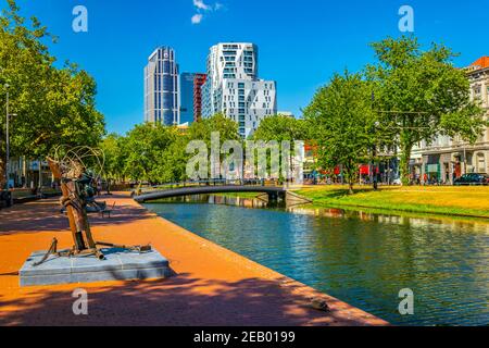 ROTTERDAM, PAESI BASSI, 5 AGOSTO 2018: Canale Westersingel a Rotterdam, Paesi Bassi Foto Stock