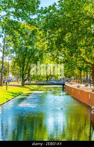 ROTTERDAM, PAESI BASSI, 5 AGOSTO 2018: Canale Westersingel a Rotterdam, Paesi Bassi Foto Stock