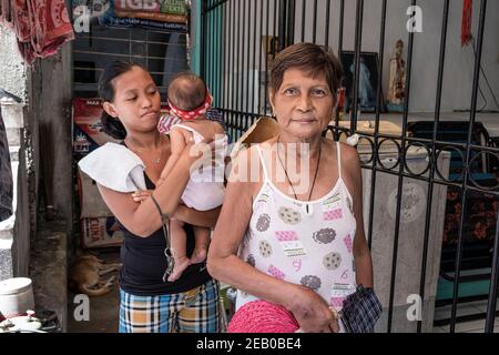 Cimitero, Manila, Filippine, vivere all'interno di un cimitero, la vita e la morte Foto Stock