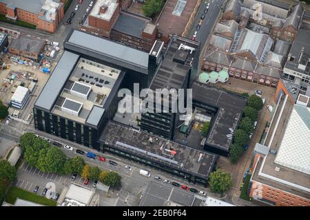 Vista aerea della Manchester Metropolitan University, tra cui la Manchester School of Art e la Manchester Metropolitan University Business School Foto Stock