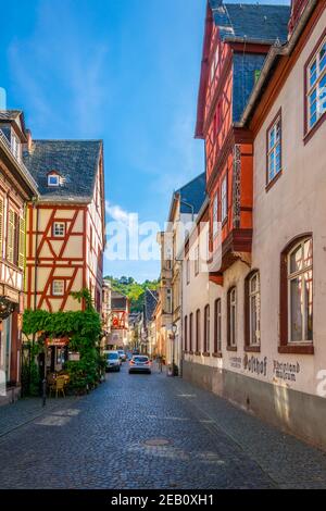 BACHARACH, GERMANIA, 16 AGOSTO 2018: Vista di una strada nel centro di Bacharach, Germania Foto Stock