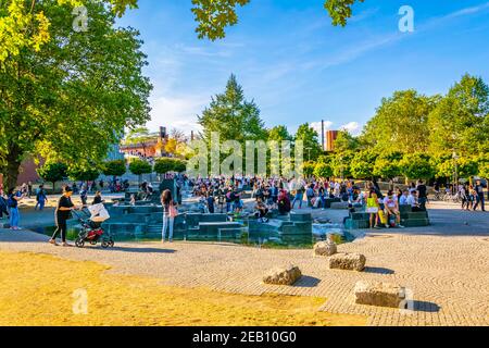 COLONIA, GERMANIA, 11 AGOSTO 2018: Passeggiata sul lungofiume a Colonia, Germania Foto Stock