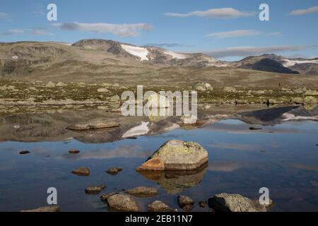 Riflessioni su un lago a valdesflye, nel sud della Norvegia Foto Stock