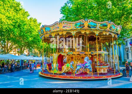 AVIGNONE, FRANCIA, 18 GIUGNO 2017: Giostra su una piazza ad Avignone, Francia Foto Stock