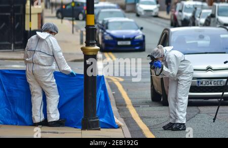 Forensics su Livery Street, Birmingham, West Midlands, Regno Unito dopo una serie di pugnali la domenica mattina, 6 settembre 2020. Foto Stock