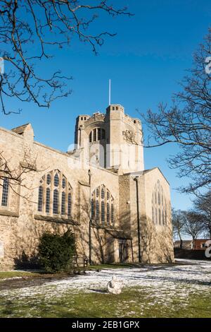 Arte e artigianato stile St Andrew's Church Roker, Sunderland, Inghilterra nord-orientale, Regno Unito Foto Stock