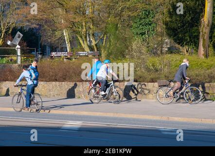 Rostock Germania - Aprile 20. 2018: In bicicletta nella città di Rostock Foto Stock