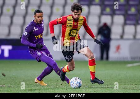 ANTWERPEN, BELGIO - FEBBRAIO 11: Musashi Suzuki di Beerschot VA, Thibaut Peyre del KV Mechelen durante la partita di Coppa Croky tra Beerschot e KV Mechelen allo Stadio Olimpico il 11 Febbraio 2021 ad Anversa, Belgio (Foto di Perry van de Leuvert/Orange Pictures) Foto Stock