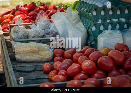 uova, mais, pomodori, manioca, manioca, farina, macinato Foto Stock