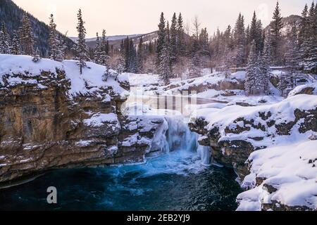 Il gomito cade nei pressi di Bragg Creek, Alberta in Kananaskis al sunrise Foto Stock