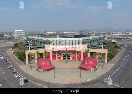 Una vista aerea dell'Angel Stadium di Anahiem, mercoledì 10 febbraio 2021, ad Anaheim, Calif. Foto Stock