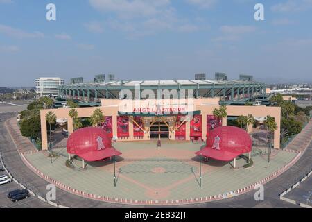 Una vista aerea dell'Angel Stadium di Anahiem, mercoledì 10 febbraio 2021, ad Anaheim, Calif. Foto Stock