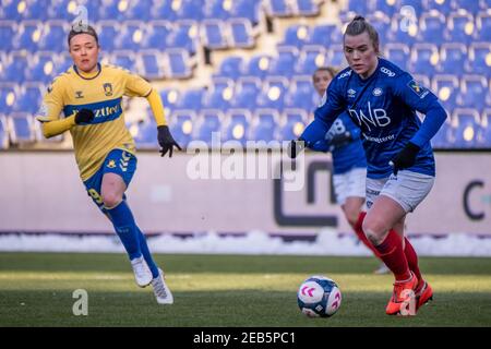 Broendby, Danimarca. 11 Feb 2021. Ingibjorg Sigurdardottir (11) di Valerenga SE visto durante il Women's Champions League Round del 32 partita tra Broendby IF e Valerenga SE al Broendby Stadium di Brondby, Danimarca. (Photo Credit: Gonzales Photo/Alamy Live News Foto Stock