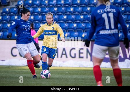 Broendby, Danimarca. 11 Feb 2021. Josefine Hasbo (6) di Broendby SE visto durante il Women's Champions League Round del 32 tra Broendby IF e Valerenga IF al Broendby Stadium di Brondby, Danimarca. (Photo Credit: Gonzales Photo/Alamy Live News Foto Stock