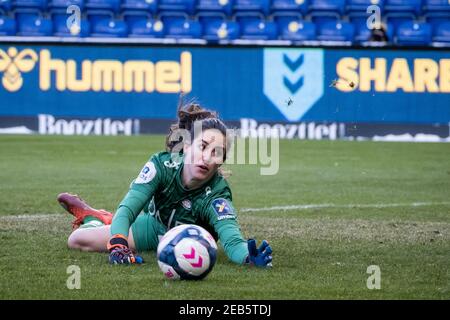 Broendby, Danimarca. 11 Feb 2021. Hannah Seabert (1) di Valerenga SE visto durante il Women's Champions League Round del 32 partita tra Broendby IF e Valerenga SE al Broendby Stadium di Brondby, Danimarca. (Photo Credit: Gonzales Photo/Alamy Live News Foto Stock