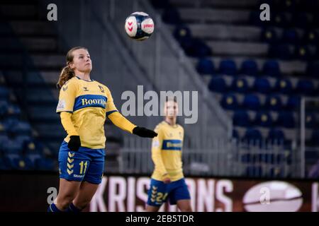 Broendby, Danimarca. 11 Feb 2021. Agnete Nielsen (11) di Broendby SE visto durante il Women's Champions League Round del 32 tra Broendby IF e Valerenga IF al Broendby Stadium di Brondby, Danimarca. (Photo Credit: Gonzales Photo/Alamy Live News Foto Stock