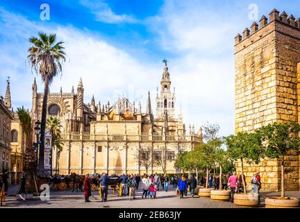 Piazza Triumph e Cattedrale, Siviglia, Andalusia, Spagna Foto Stock