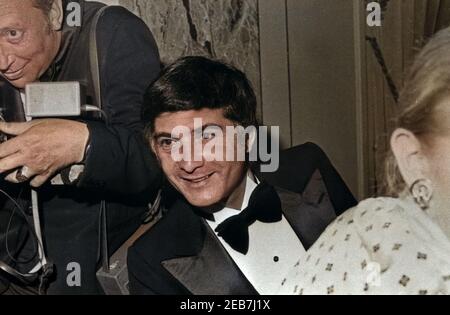 Jean Claude Brialy beim Film Festival di Cannes 1974, Frankreich 1970er Jahre. Jean Claude Brialy al Cannes Film Festival 1974, Francia degli anni settanta. Foto Stock